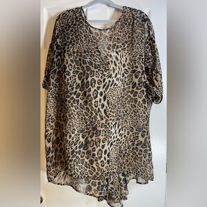Free 2 Luv Women’s Plus Size High Low Blouse Size 3X, Leopard‎